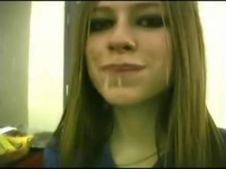 Avril lavigne แวบวับ บรา.